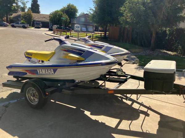 1995 Yamaha Waveraider Jetskis