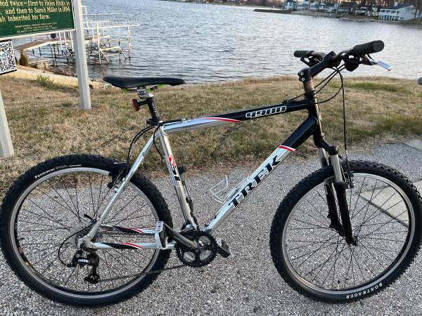 Trek 4900 Alpha mountain Bike