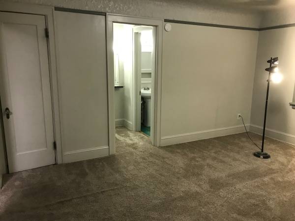 Beautiful Studio’s / Convenient downtown Location