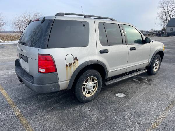 03 Ford Explorer XLS 4×4 V6 222k miles