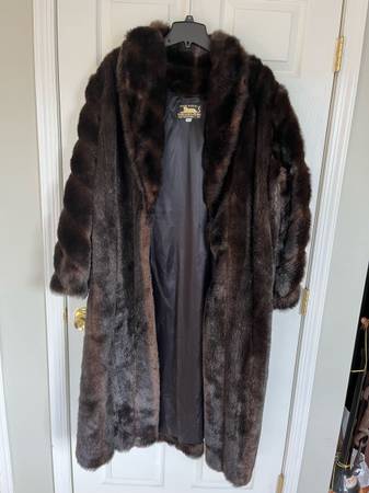 Donna Salyers Fabulous-Furs Faux Fur Coat Women’s Large NICE!