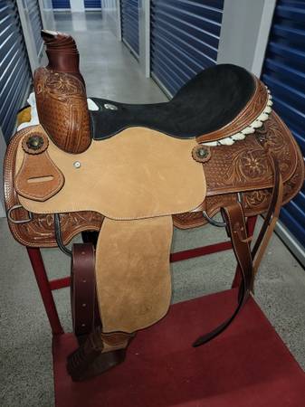 16 in roping saddles