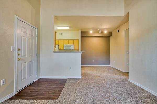 Hardwood Floors in Kitchen, Ceiling Fans, Business Center