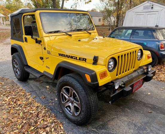 Super clean 2001 Jeep Wrangler (Low Miles)