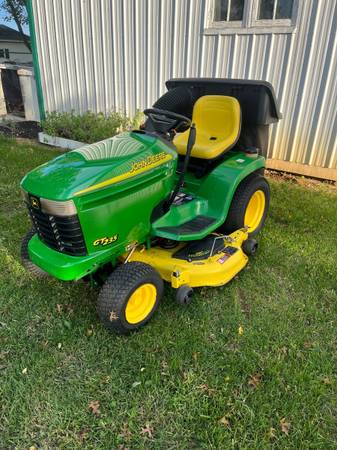 John Deere gt235 with powerflow bagger