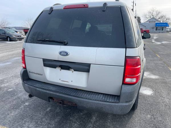 03 Ford Explorer XLS 4×4 V6 222k miles