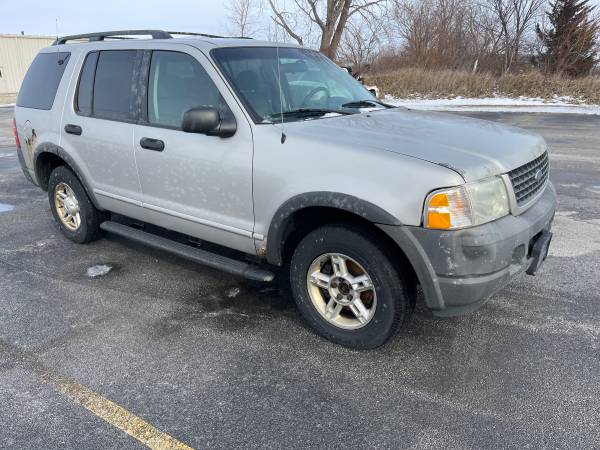 03 Ford Explorer XLS 4×4 V6 222k miles