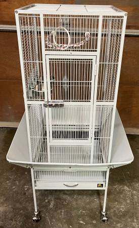 very nice Prevue Hendryx tall birdcage