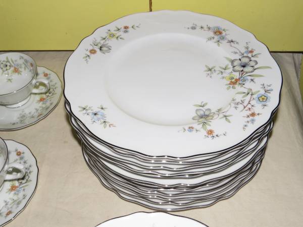 K&A Krautheim Franconia Linfanette Selb Bavaria Germany Dinner Set