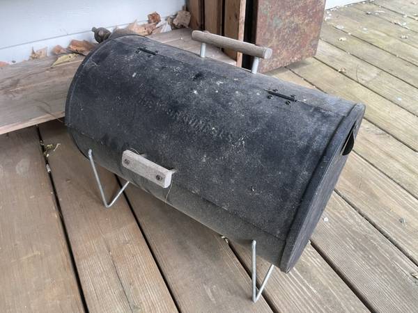 Old, “mini pit looking” smoker grill