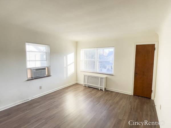 2786 Observatory Ave #5| 1 bedroom apartment