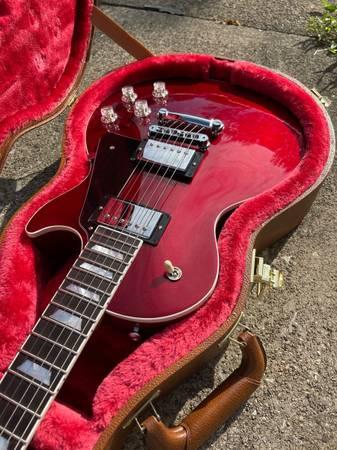 2020 Gibson Les Paul Modern Sparkling Burgundy & beautiful Ebony Trade