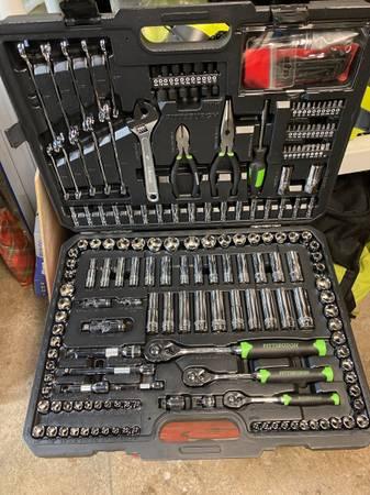 Dewalt 20v tools+Craftsman 20v battery kit+Mechanic socket set