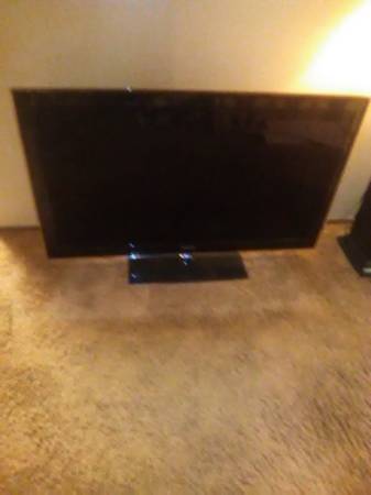 Samsung TV 65 inch flat screen