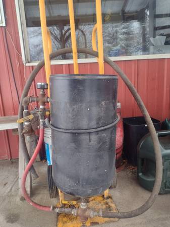 Pressure Pot Sandblaster