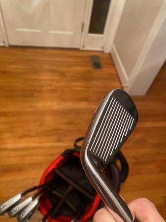 Titleist AP2 710 Irons & Taylormade Bag