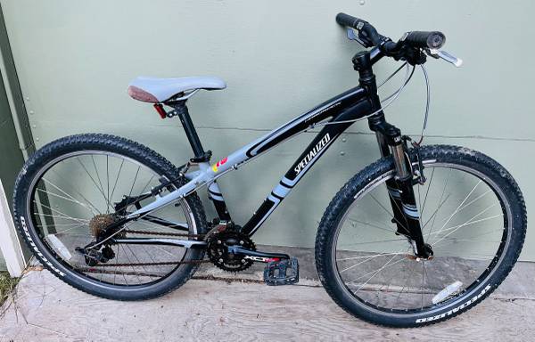 very nice Specialized Rockhopper 26″ bike