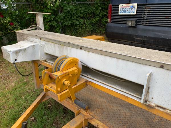 2000 lb folding bumper crane/winch, 12V