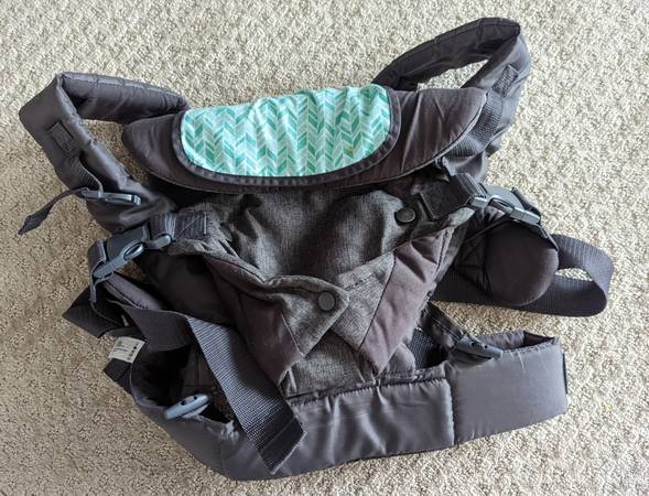 Infantino Flip 4-in-1 Carrier – Newborns to 32lbs