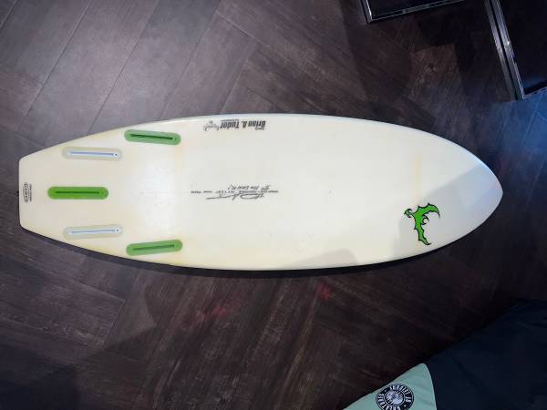 BAT 5’10” Surfboard