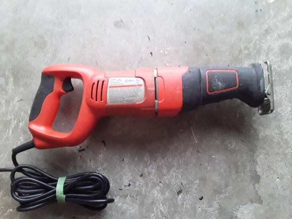 BLACK & DECKER RECIPROCATING SAW