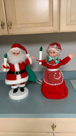 Santa and Mrs. Claus vintage animated lit figures