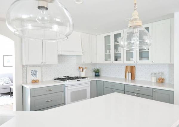 Looking for Gray RTA Kitchen Cabinets? Buy it from Cabinet Showroom