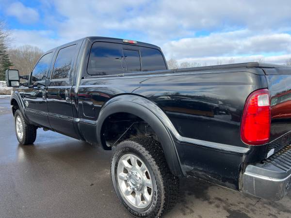 2011 Ford F-250 Lariat 4×4 Crew Cab