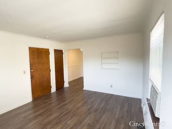 2786 Observatory Ave #5| 1 bedroom apartment