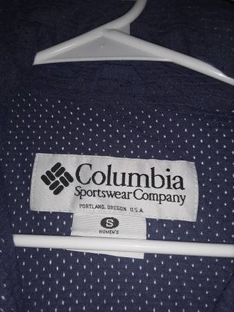 COLUMBIA WOMENS WINDBREAKER SIZE SMALL