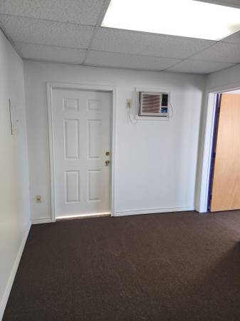 Spacious, Newly Carpeted Office – Del Rio, TX