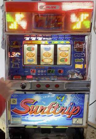 QUARTER / TOKEN SURF TRIP SLOT MACHINE, MANUAL