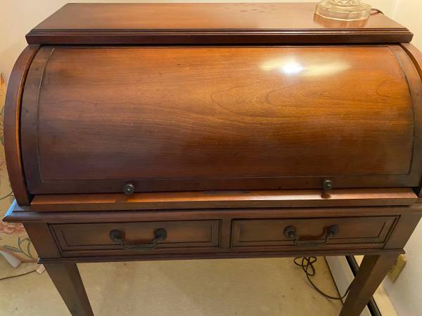 Hekman Rolltop desk with antique chair