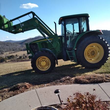 2007 6615 John Deere Tractor. Cab.