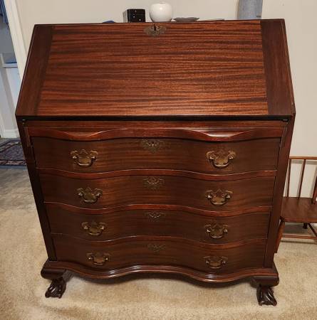 WINDSOR DESK: Secretary Desk Claw-in-Ball Mahogany Drop Front