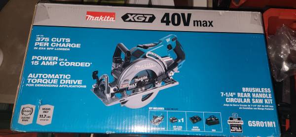 Makita XGT 40V Rear Handle Circular Saw