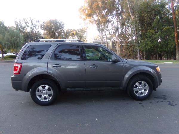 2011 FORD ESCAPE LMT SPORT———DEALER SPECIAL——-GREAT RUNNER