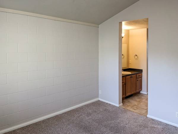 2 Bedroom Apartment Complex in Eugene ~ 1170 Jacobs #2