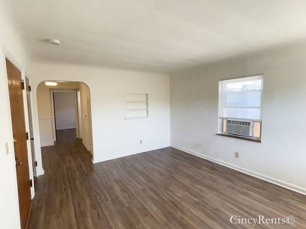 2786 Observatory Ave #5| 1 bedroom apartment