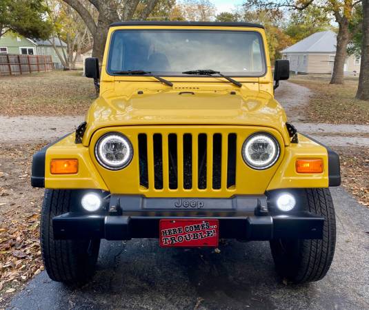 Super clean 2001 Jeep Wrangler (Low Miles)