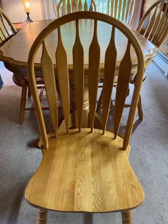 Solid Oak Dining table & 6 Chairs