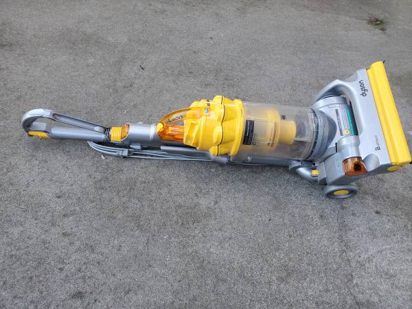 Dyson DC-14 Vacuum Cleaner w/Attachments