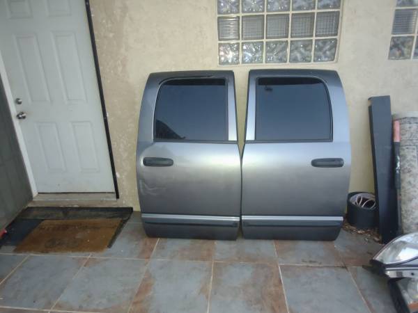 2006 dodge ram 3500 series doors