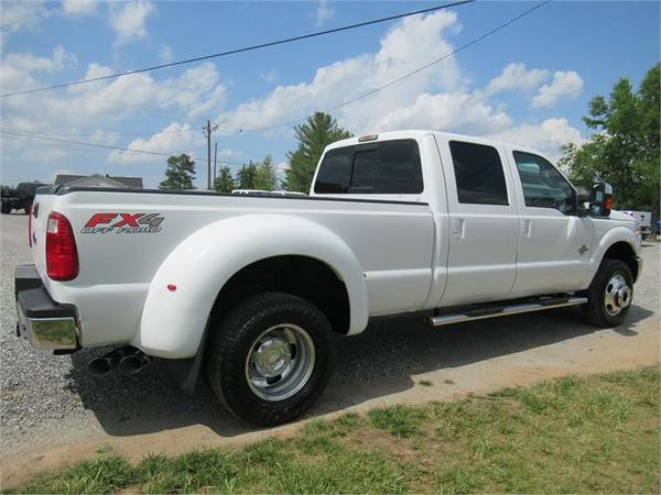 2011 FORD F350 SUPER DUTY LARIAT, White APPLY ONLINE-> BROOKBANKAUTO.C