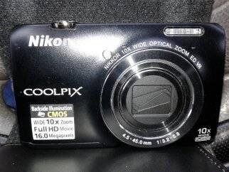 Nikon coolpix 16 mp camera & case