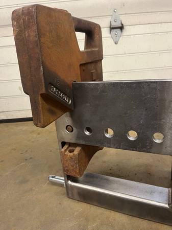 IH Cat 1 Weight Bracket-Specifically Made For International 70 lbs Weights