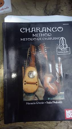 Ronrocco/Charanga with books