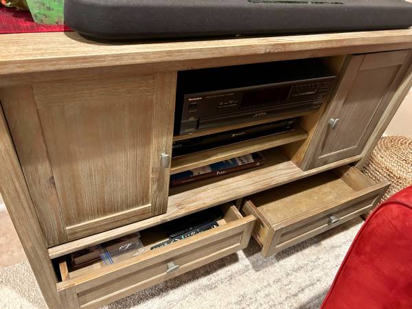 Solid wood TV cabinet