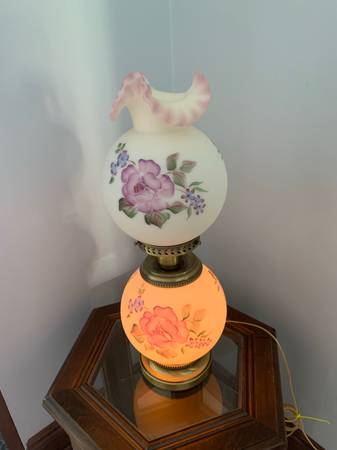 Fenton, hand painted and signed, large 3-way lamp, Gone with the wind