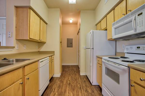 Hardwood Floors in Kitchen, Ceiling Fans, Business Center